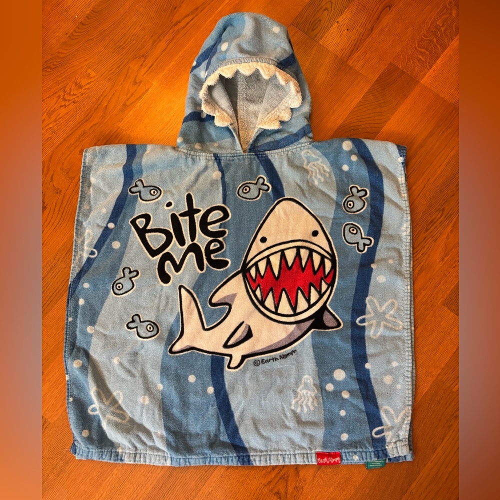 Kids Hooded bath Towel with shark Design